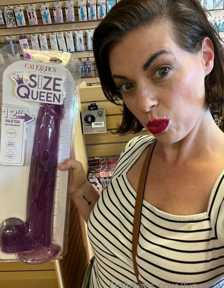 Lipstickandlinernotes