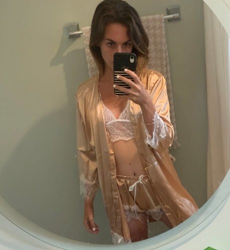 Foto desnuda filtrada de OnlyFans de Miss Bell Asmr