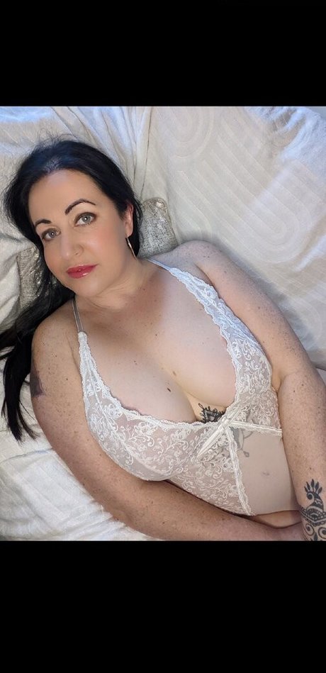 Foto desnuda filtrada de OnlyFans de Sophieggaw