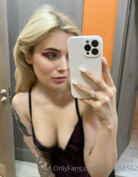 Foto desnuda filtrada de OnlyFans de Thedakotaa