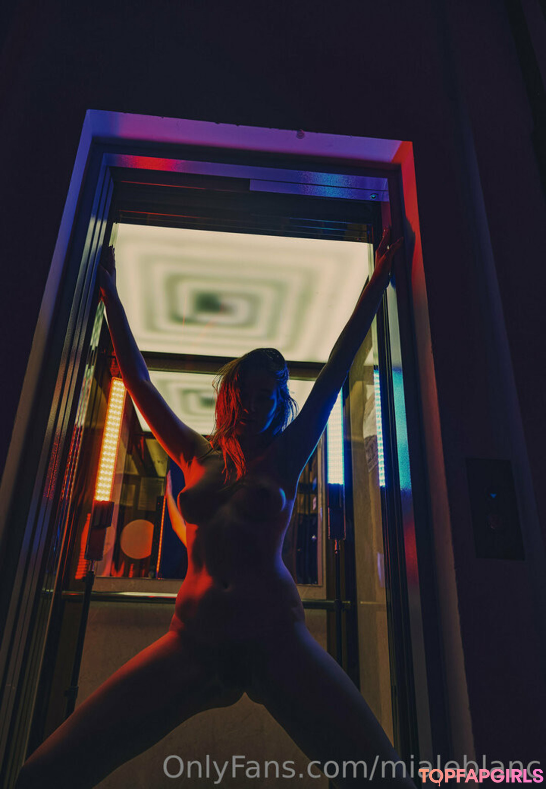 Foto desnuda filtrada de OnlyFans de Mialeblanc #208 Foto desnuda filtrada de OnlyFans de Mialeblanc #208