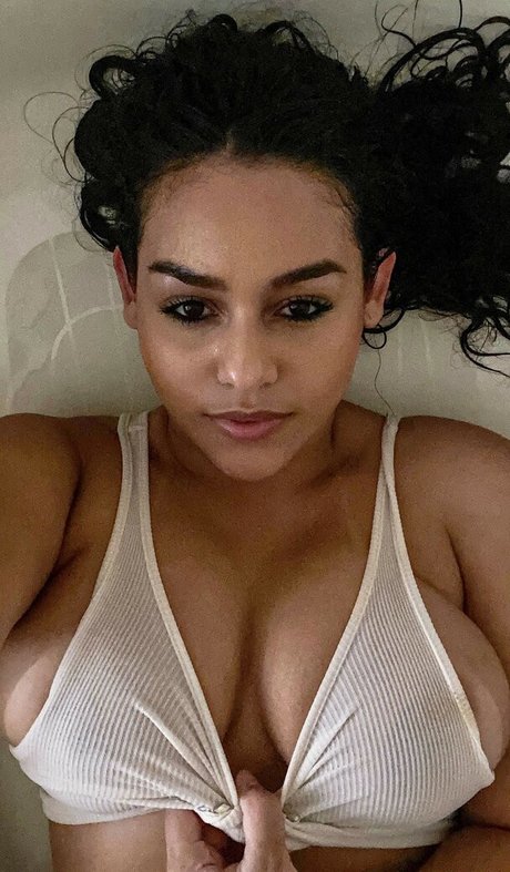 Foto desnuda filtrada de OnlyFans de Gabby B
