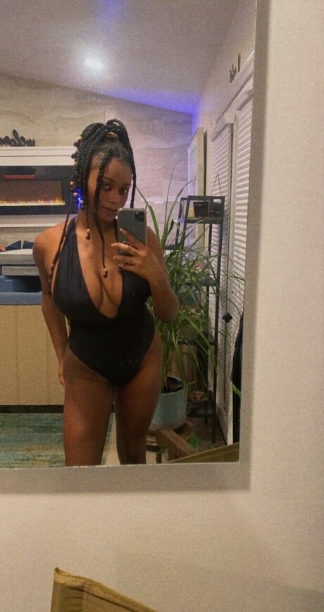Foto desnuda filtrada de OnlyFans de Jade 