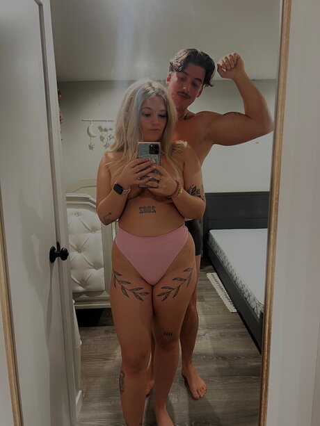 Foto desnuda filtrada de OnlyFans de Baddie And Daddy