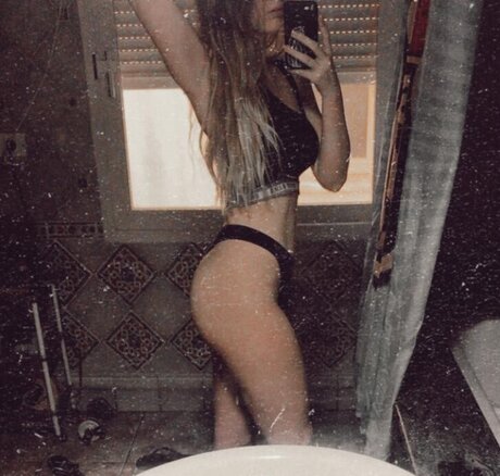 Foto desnuda filtrada de OnlyFans de Meru