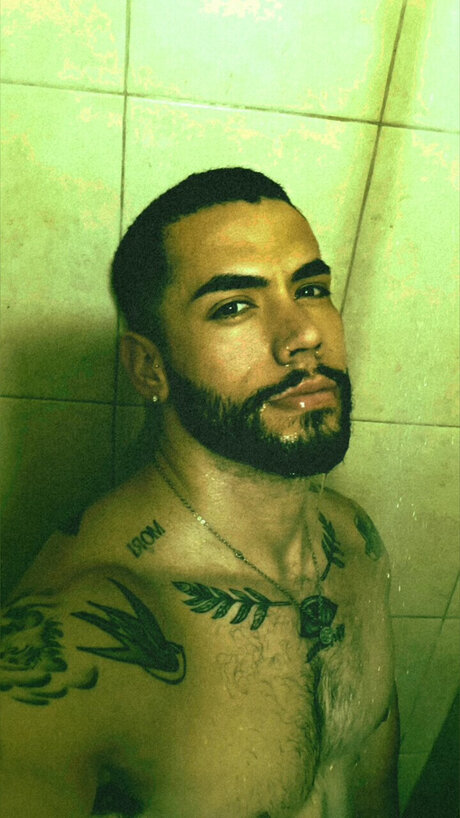 Foto desnuda filtrada de OnlyFans de Frank