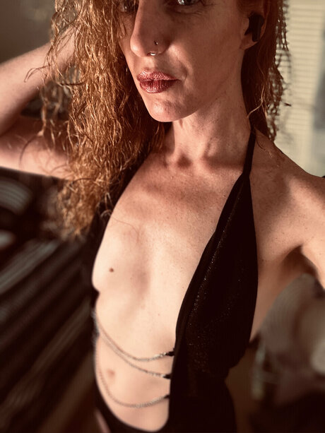 Foto desnuda filtrada de OnlyFans de Mommy Match