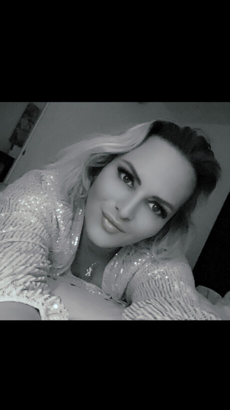Foto desnuda filtrada de OnlyFans de Kimmy Ka Nada Trans