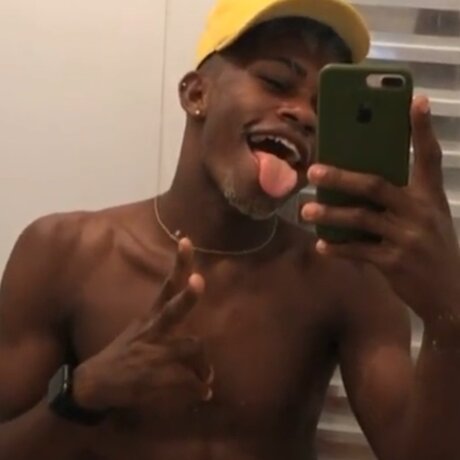 Foto desnuda filtrada de OnlyFans de Karlos  Villa