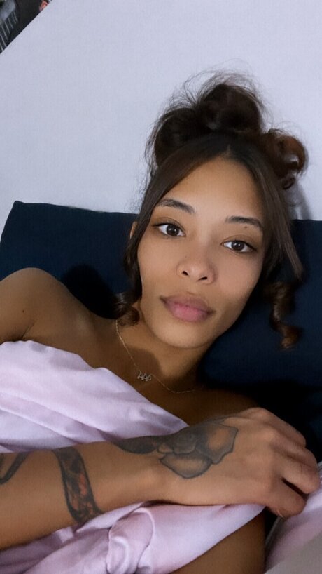 Foto desnuda filtrada de OnlyFans de Monatheleo