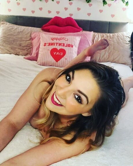 Foto desnuda filtrada de OnlyFans de Desirerose Free