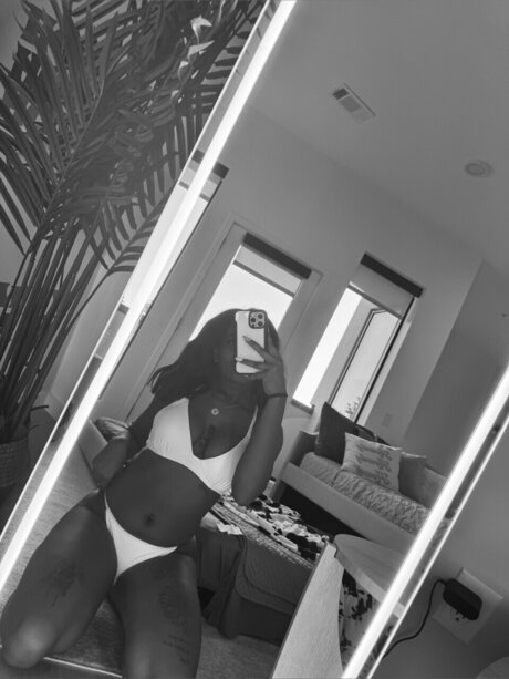 Foto desnuda filtrada de OnlyFans de Sunshine