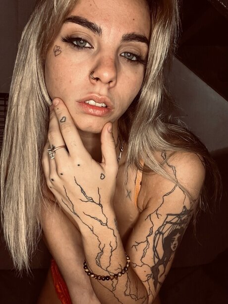 Foto desnuda filtrada de OnlyFans de Bezckabh