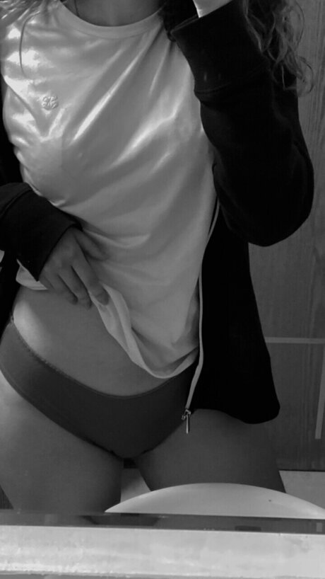 Foto desnuda filtrada de OnlyFans de Cassandra