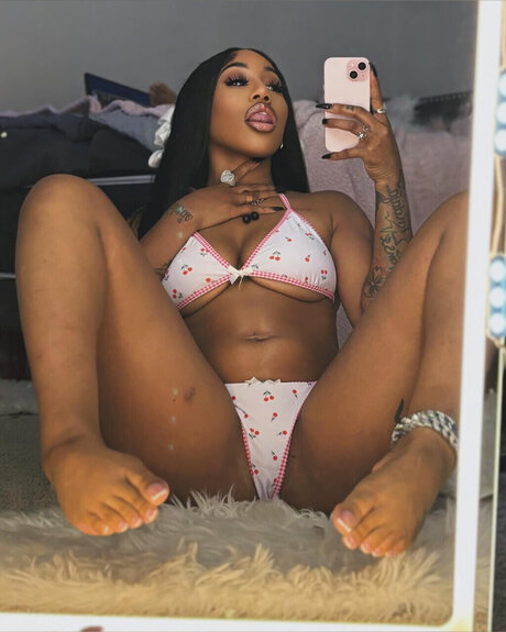 Foto desnuda filtrada de OnlyFans de Pretty Lipss 