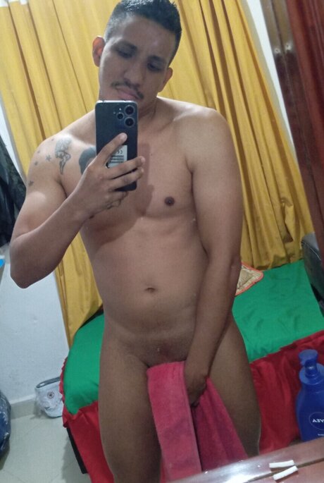 Foto desnuda filtrada de OnlyFans de Omayfel