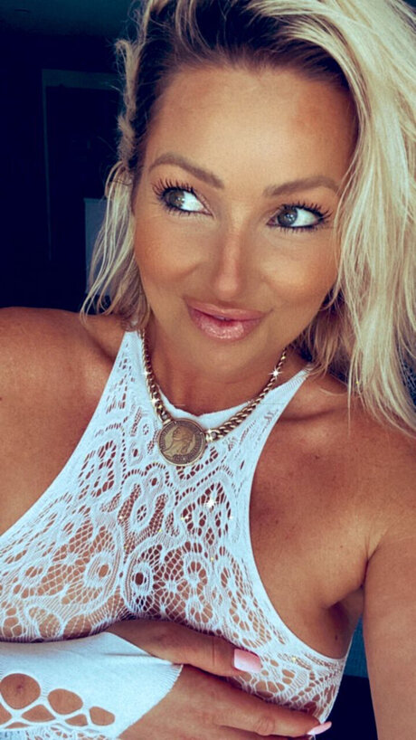 Foto desnuda filtrada de OnlyFans de Karly Jay