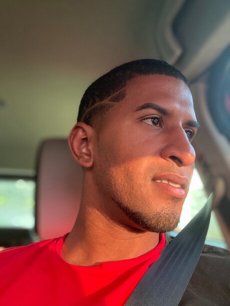 Foto desnuda filtrada de OnlyFans de Elio Dolar  On Fire 