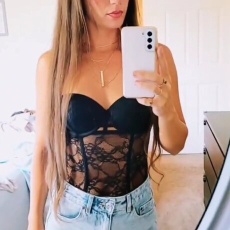 Foto desnuda filtrada de OnlyFans de Sam