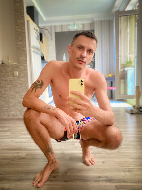 Foto desnuda filtrada de OnlyFans de Hairy Tool