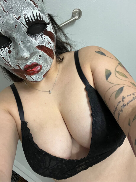 Foto desnuda filtrada de OnlyFans de Doll Face