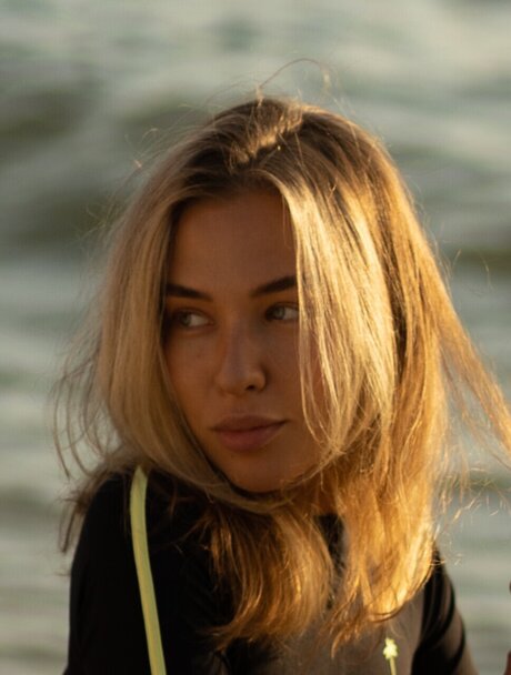 Dania Lou