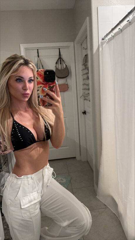 Foto desnuda filtrada de OnlyFans de Tayy