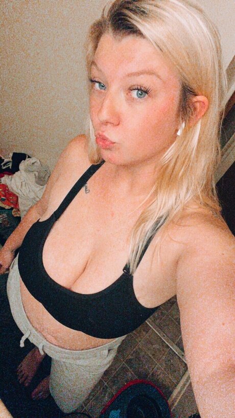 Foto desnuda filtrada de OnlyFans de Aliyah Harbison