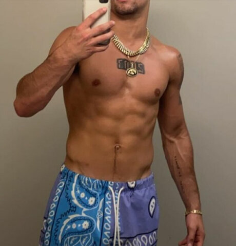 Foto desnuda filtrada de OnlyFans de Vinny Vinito
