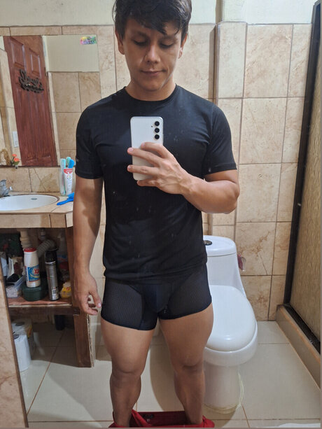 Foto desnuda filtrada de OnlyFans de Tony Prez