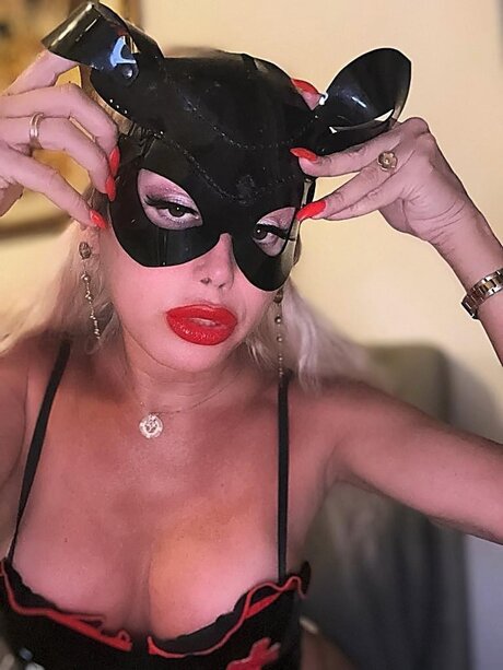 Foto desnuda filtrada de OnlyFans de Masked Ts Xxl