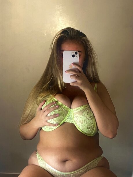 Foto desnuda filtrada de OnlyFans de Lou