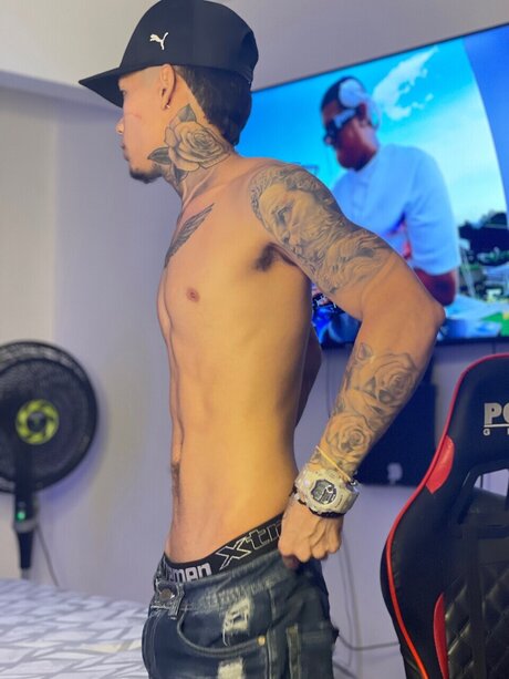 Foto desnuda filtrada de OnlyFans de John Edward