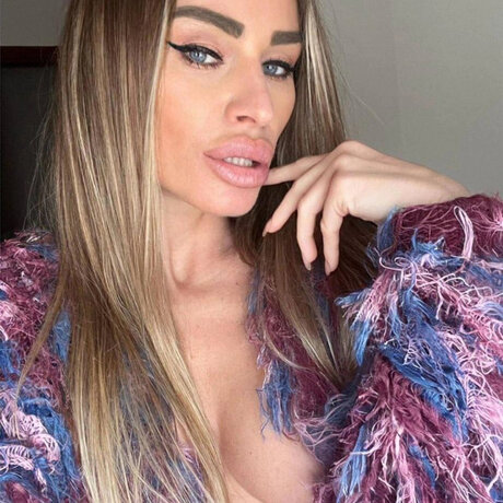 Monica 