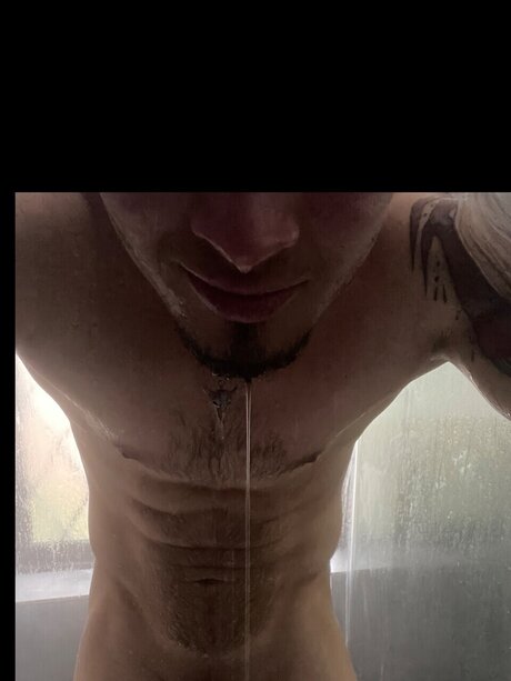 Foto desnuda filtrada de OnlyFans de Atlaz Boy
