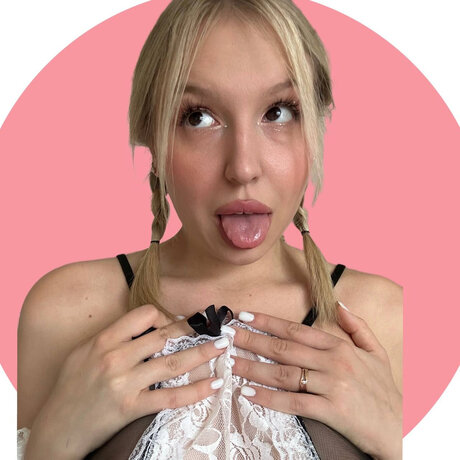 Foto desnuda filtrada de OnlyFans de Julia 