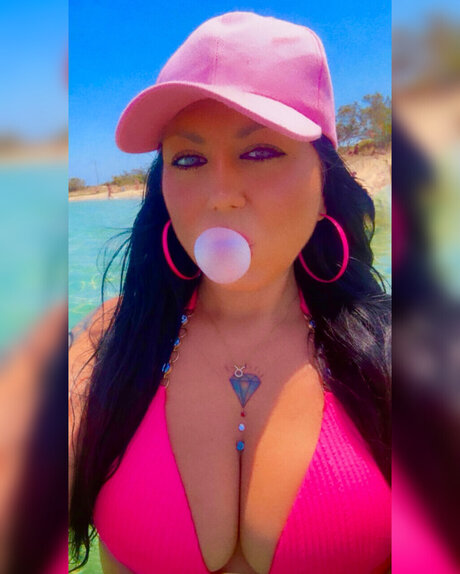 Foto desnuda filtrada de OnlyFans de Elenaki Zouzounitsa