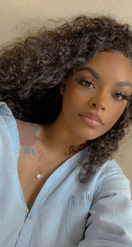 Lightskinntaee
