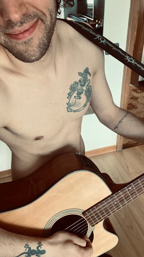 Foto desnuda filtrada de OnlyFans de Greensinger