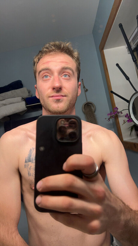 Foto desnuda filtrada de OnlyFans de Kenny