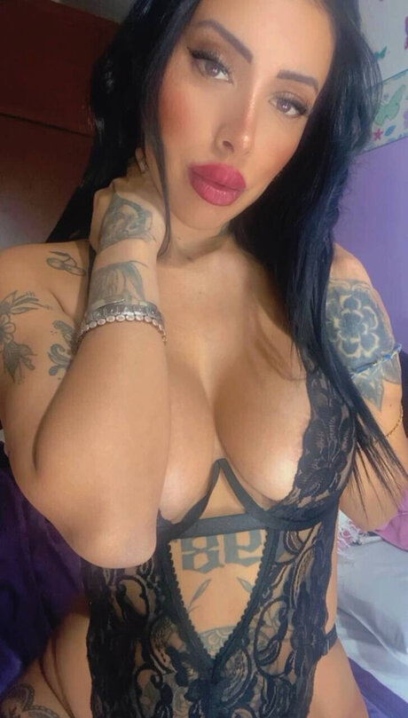 Mia Fox Vip
