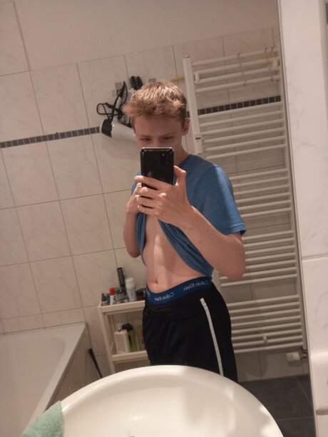 Foto desnuda filtrada de OnlyFans de Lars19