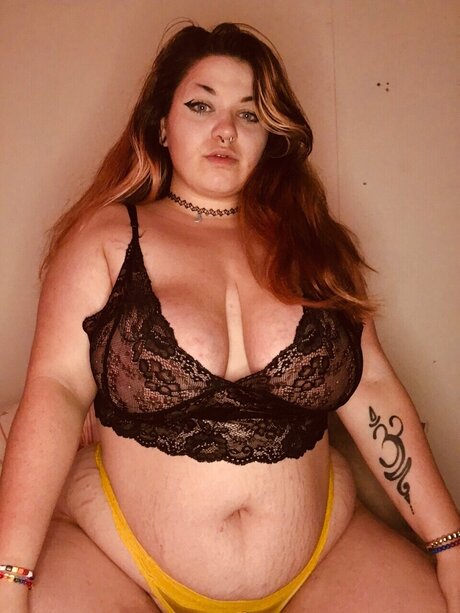 Foto desnuda filtrada de OnlyFans de Your Favorite Milf 
