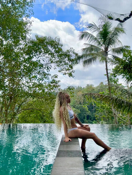 Foto desnuda filtrada de OnlyFans de Asrai