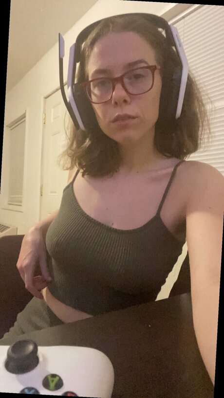 Shyhotnerd