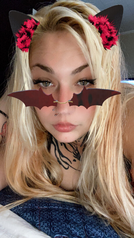 Foto desnuda filtrada de OnlyFans de Zoe Russell