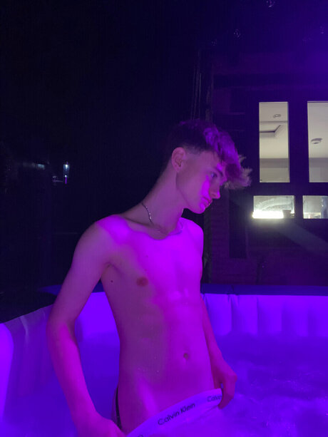 Foto desnuda filtrada de OnlyFans de Conner Twink 18