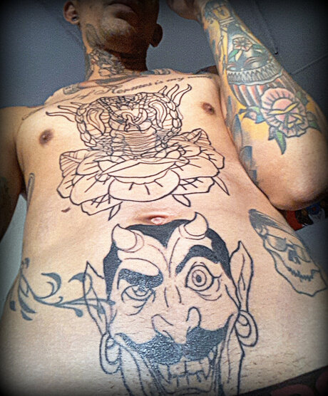 Foto desnuda filtrada de OnlyFans de Saints