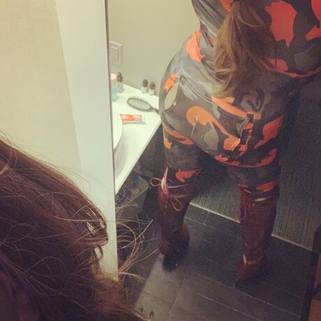 Foto desnuda filtrada de OnlyFans de Wetassbootaynyc Aka Sluttybehavior