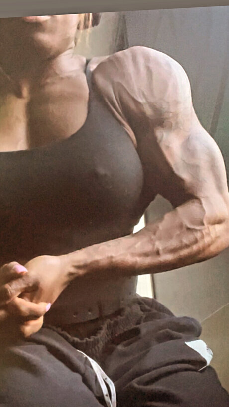 Foto desnuda filtrada de OnlyFans de Themusclegirl